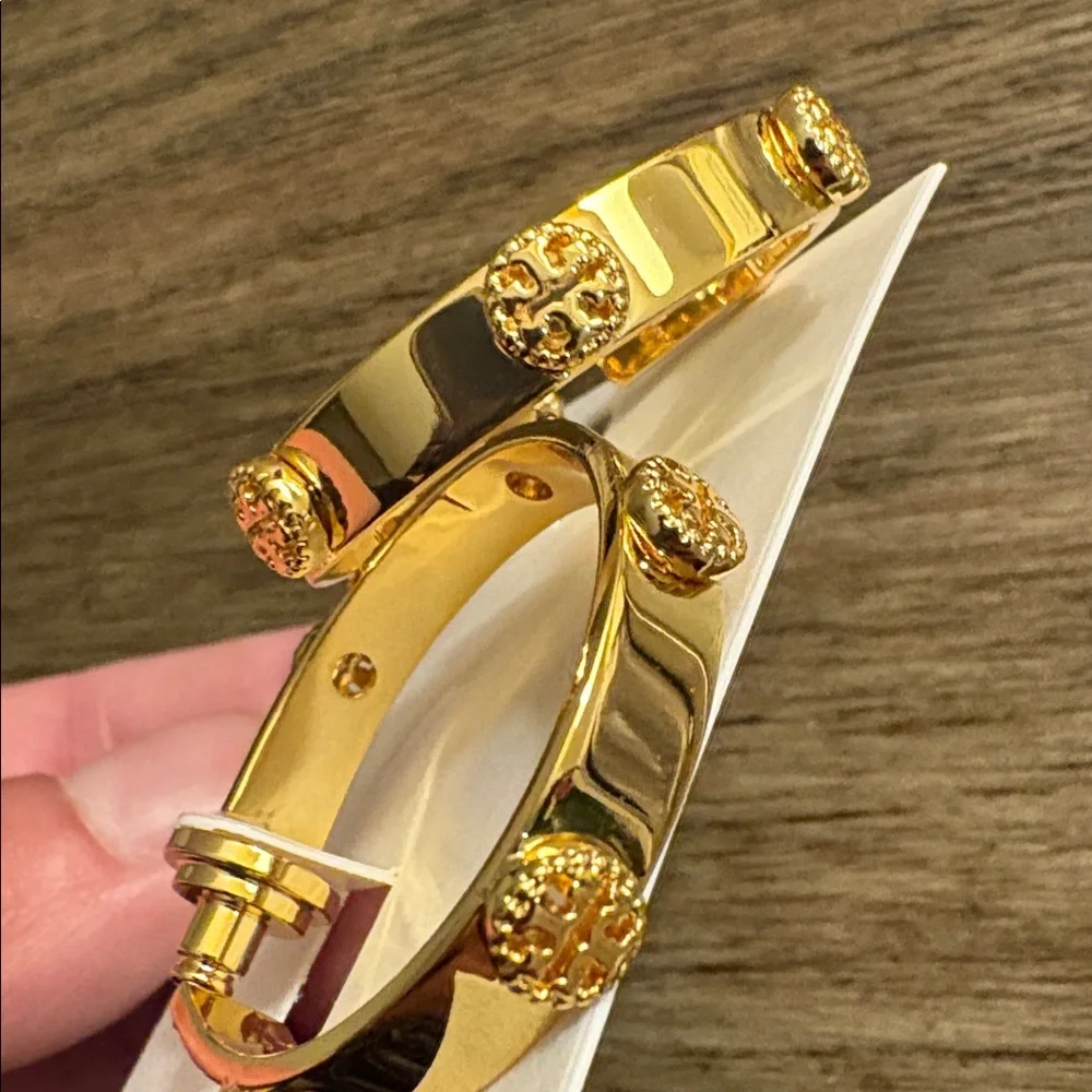 NWT [Tory Burch] Milgrain Gold Logo 3D Medium-Sized Designer Hoop Earrings - Picture 7 of 9